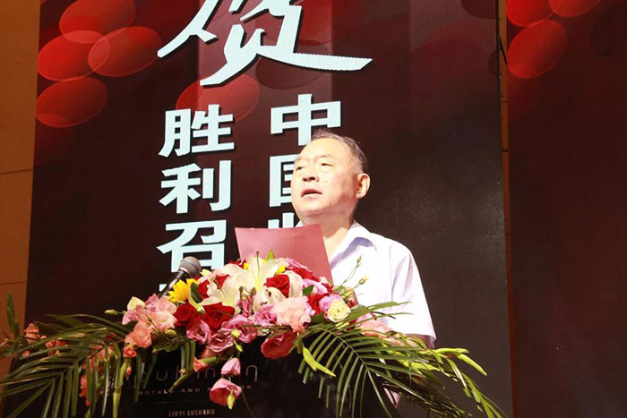 中國林產(chǎn)工業(yè)協(xié)會秘書長石峰先生