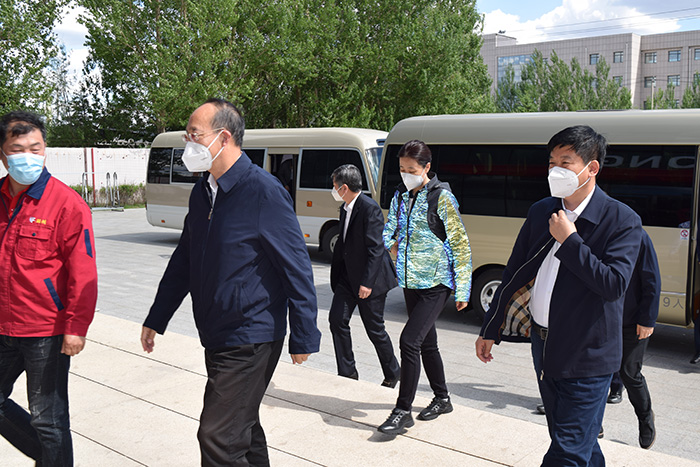 吉林省委常委、常務(wù)副省長(zhǎng)吳靖平蒞臨鵬鴻生產(chǎn)基地督導(dǎo)調(diào)研